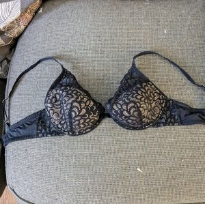 True 34c black lace underwire bra